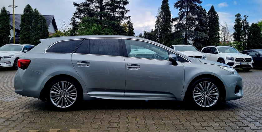 Toyota Avensis cena 59900 przebieg: 161000, rok produkcji 2016 z Wleń małe 232